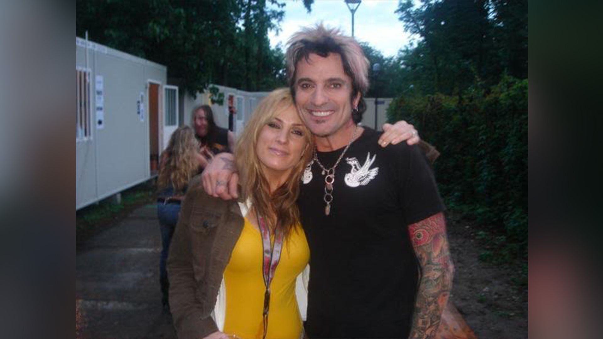 Tommy Lee cu sora sa Athena