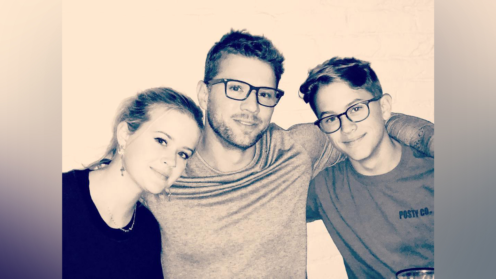 Ryan Phillippe cu copiii de la Reese Witherspoon
