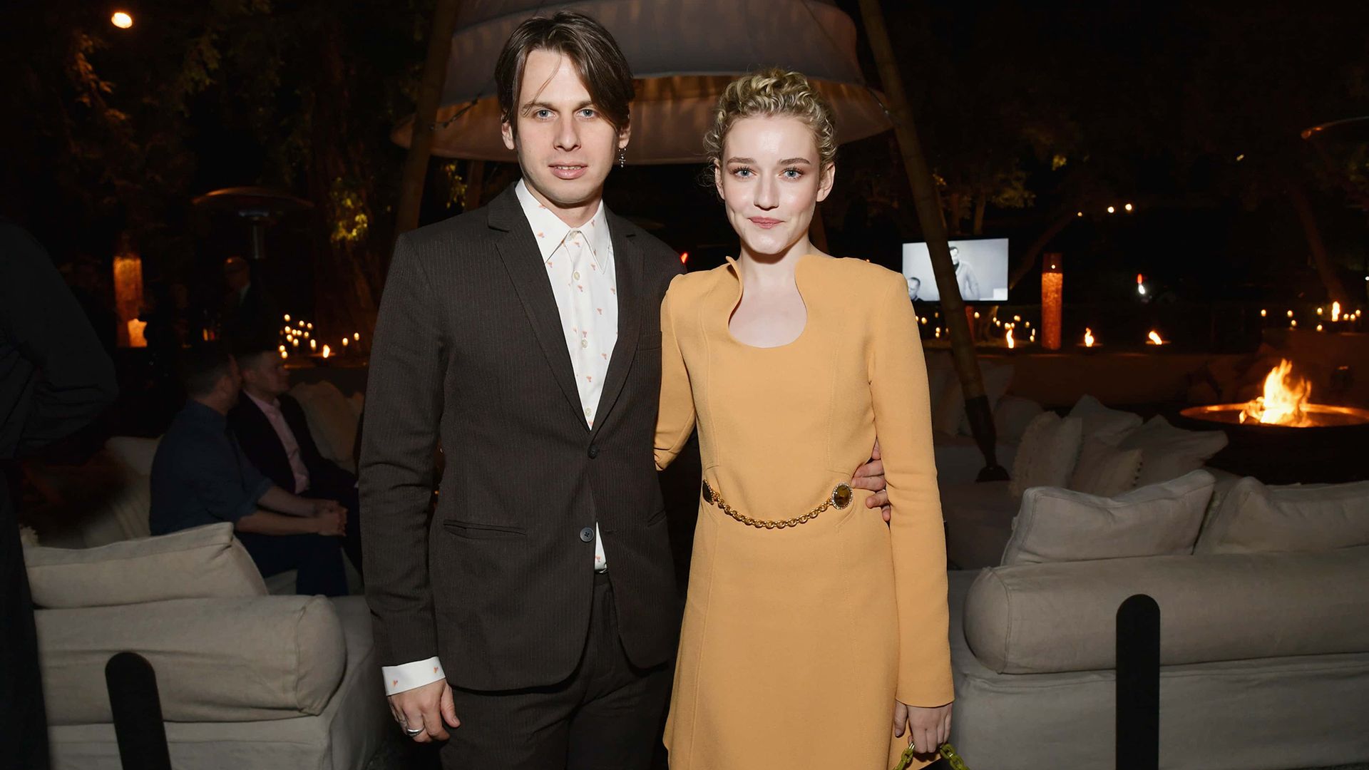 Julia Garner și soțul ei Mark Foster