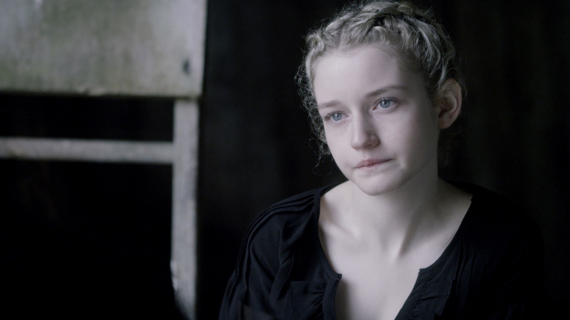 Julia Garner în filmul 'We Are What We Are'