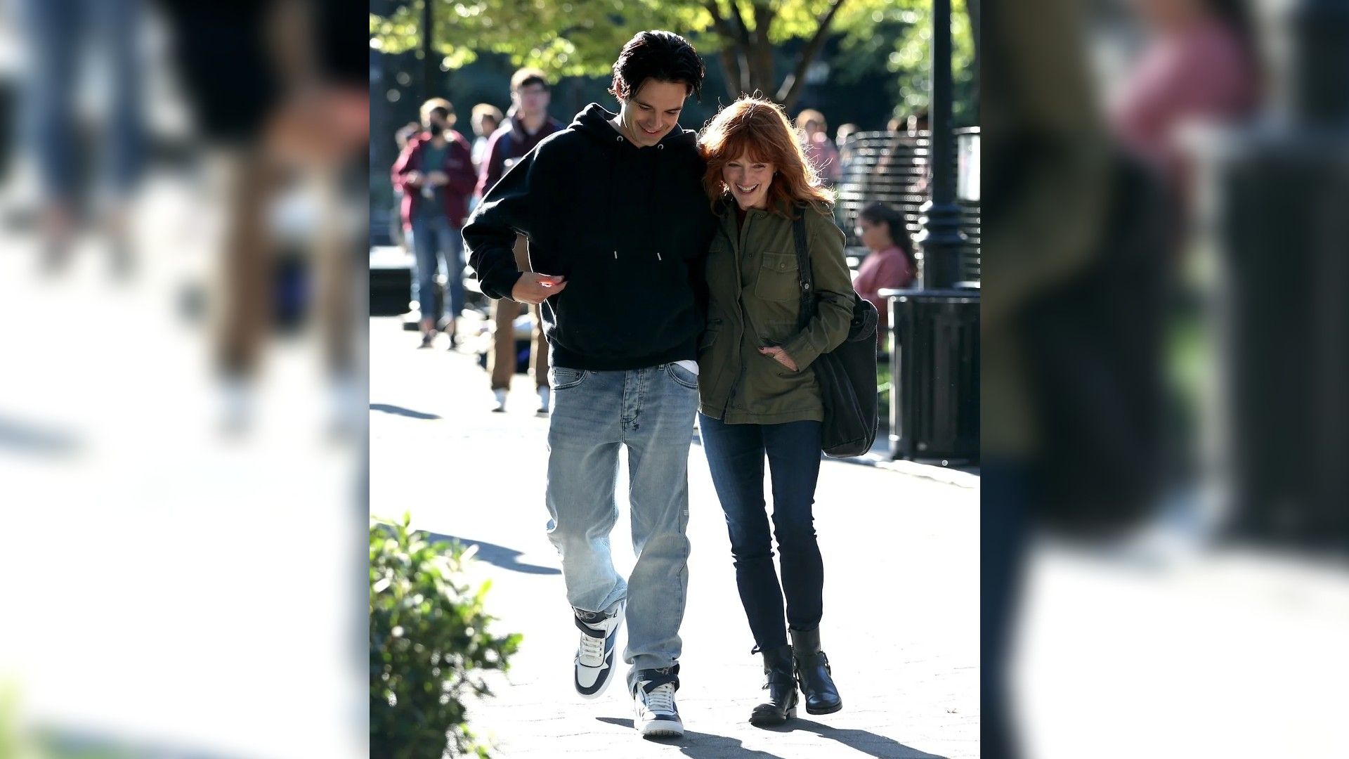 Sebastian Stan și Julianne Moore pe platoul de filmare al Sharper