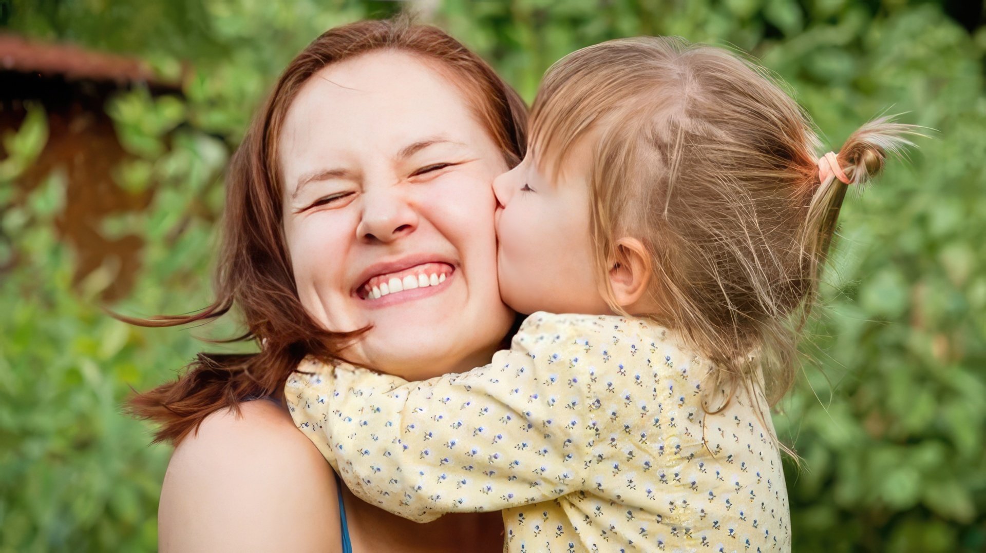 Mama Gemeni oferă copilului ei pozitivitate și distracție