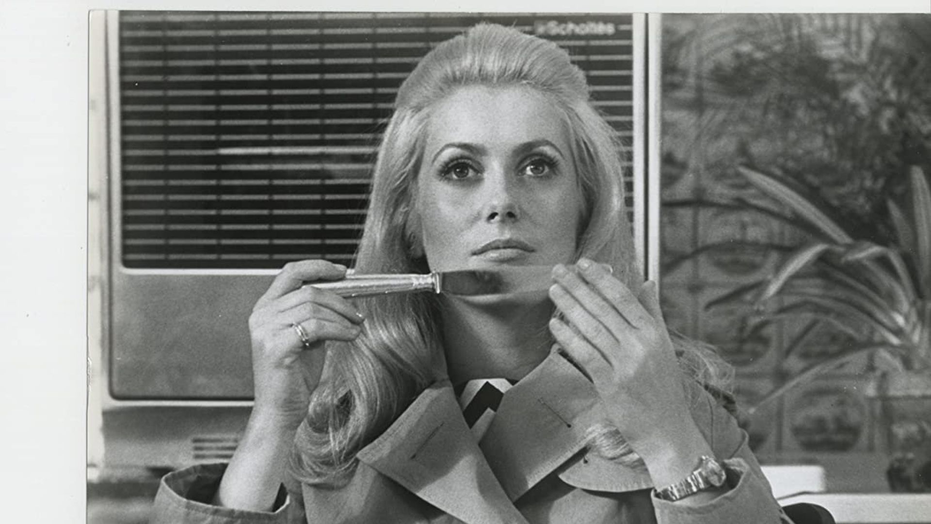 Catherine Deneuve - balanta prin horoscop