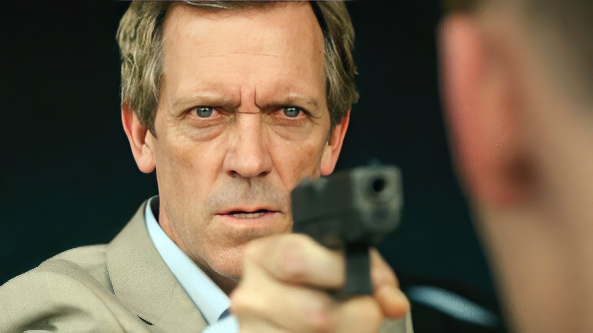 Hugh Laurie în serialul 'The Night Manager'