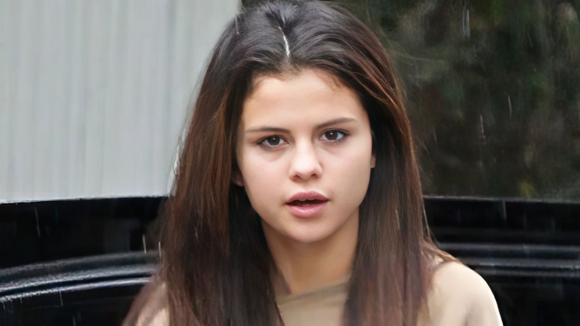 Selena Gomez fără machiaj