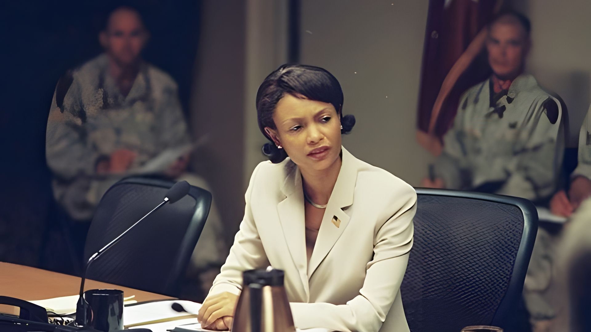 Thandiwe Newton în rolul Condoleezza Rice