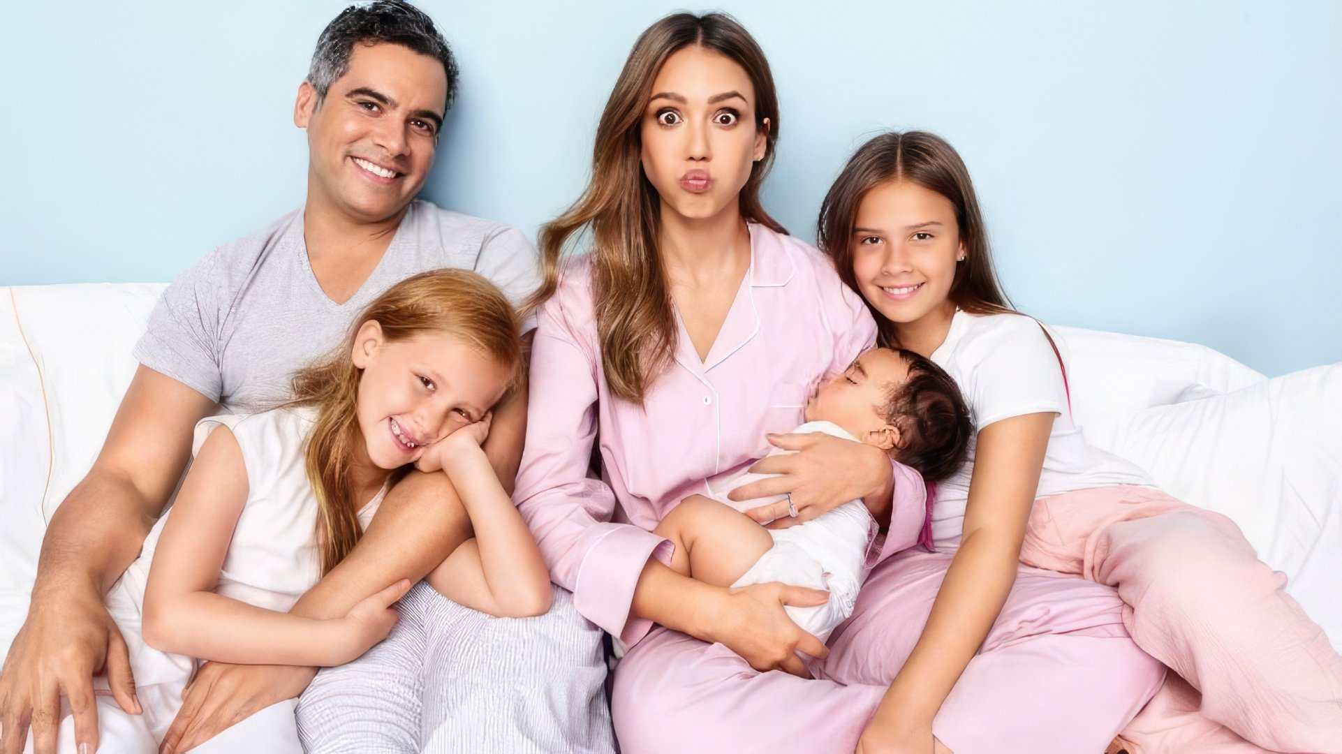 Jessica Alba cu fostul soț și copiii