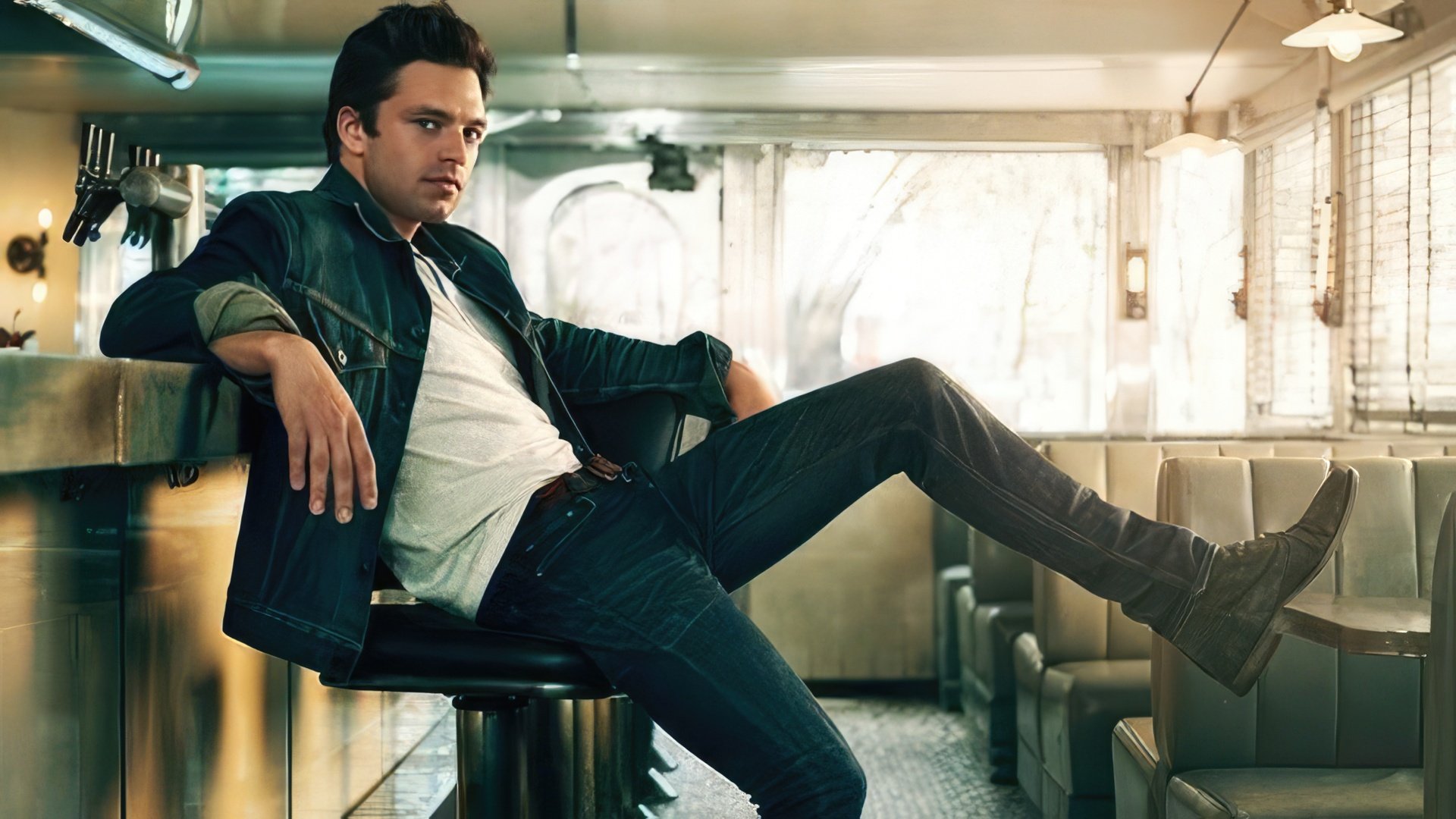 Înălțimea lui Sebastian Stan este de 183 cm