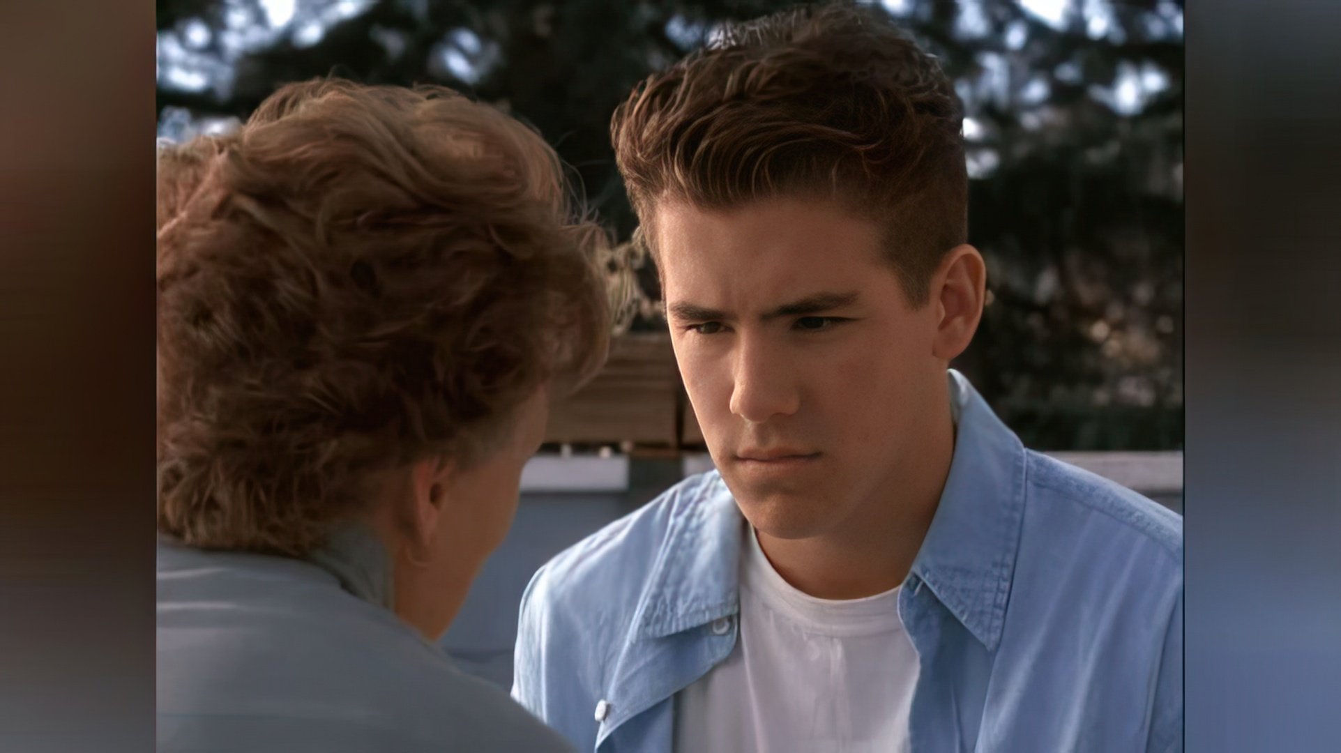 Ryan Reynolds în Keep Quiet and Serve