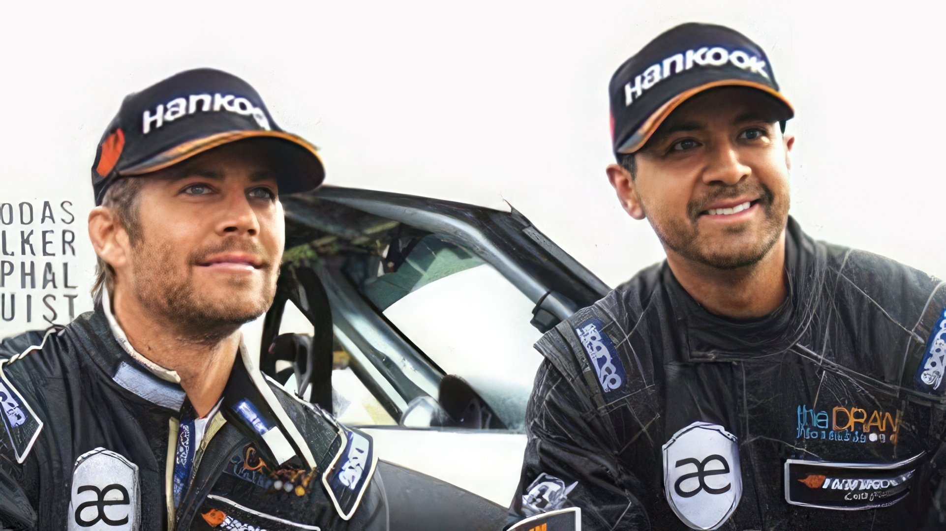 Paul Walker și prietenul său, pilotul de curse Roger Rodas