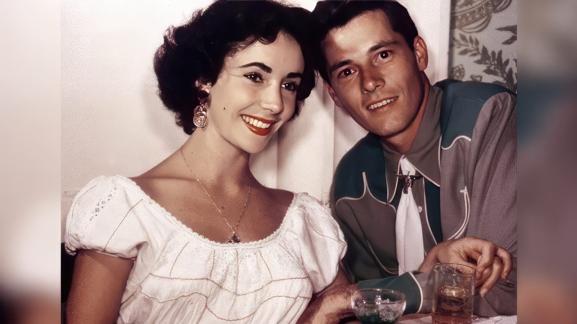 Primul soț al lui Elizabeth Taylor este Conrad Nicholson Hilton Jr.