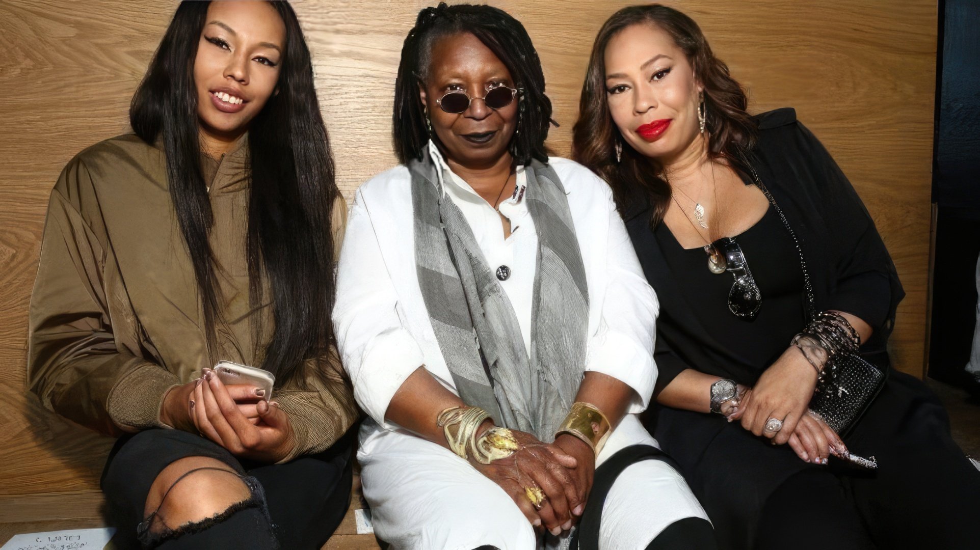 Whoopi Goldberg cu fiica și nepoata ei