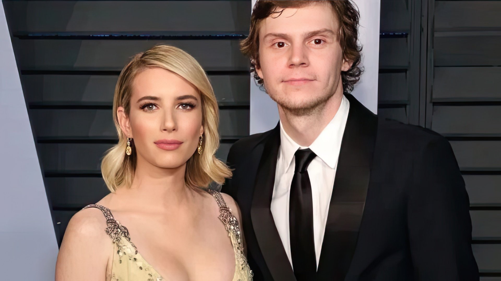 Evan Peters și Emma Roberts