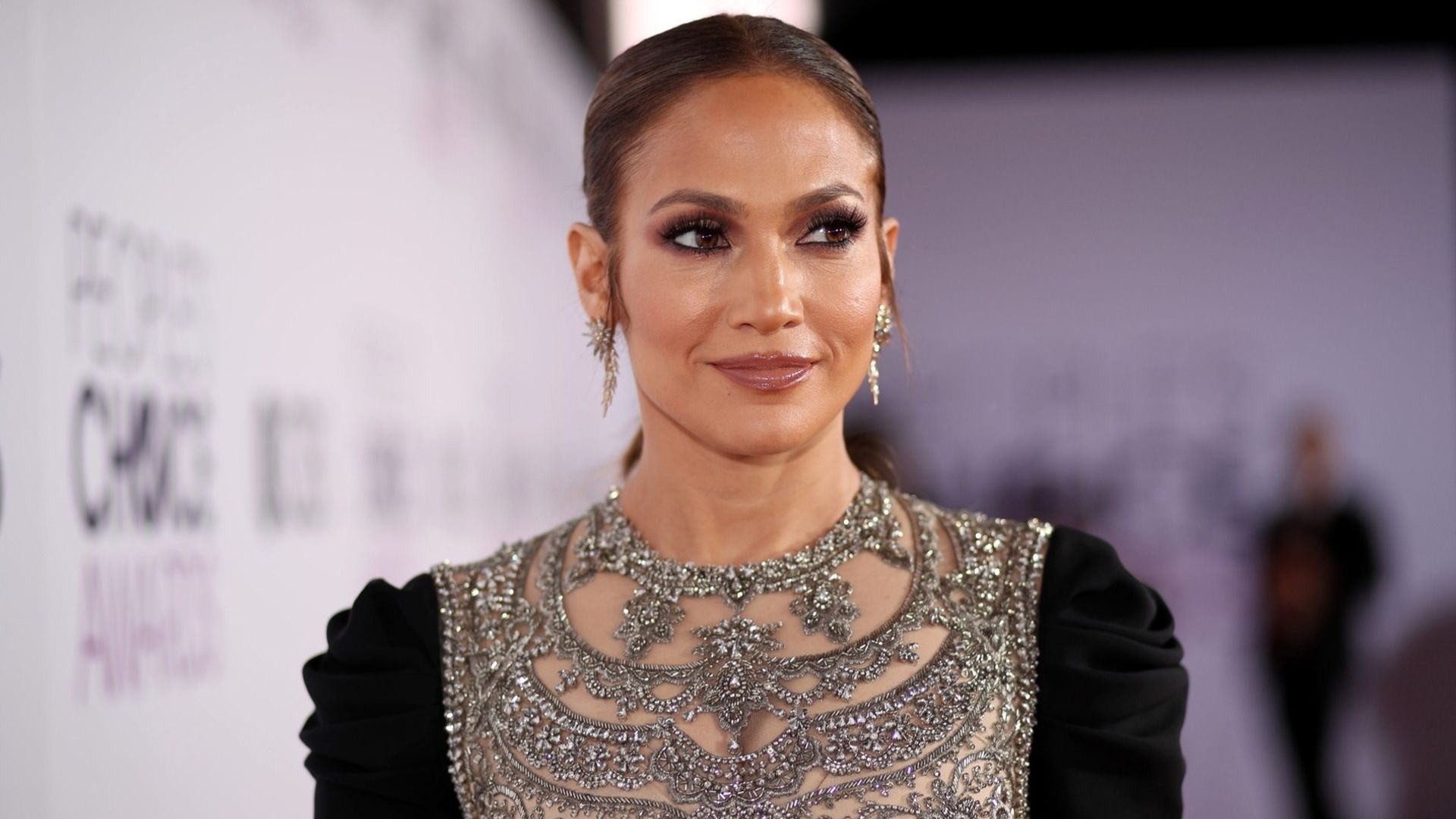 Jennifer Lopez – Leu după Horoscop