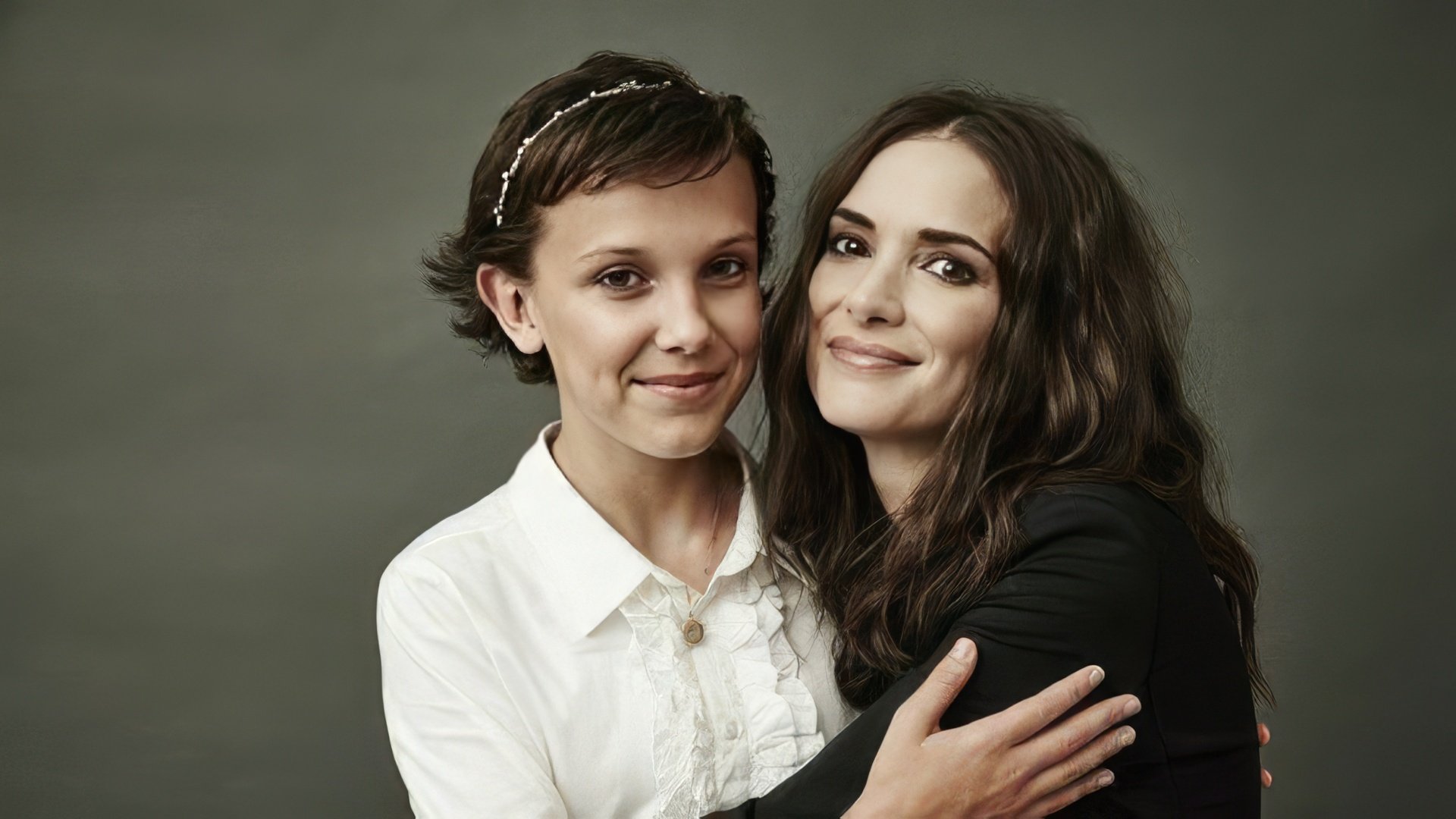 În imagine: Millie Bobby Brown și Winona Ryder