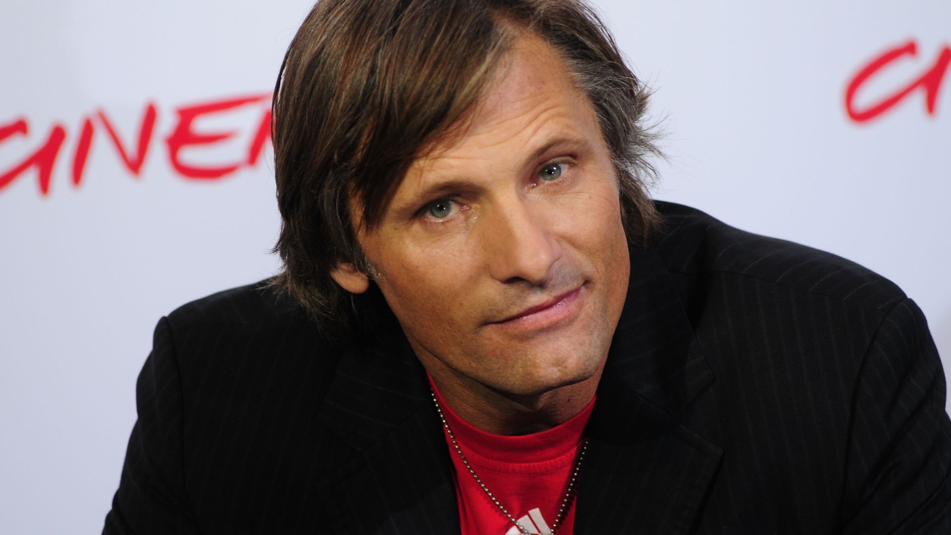 Viggo Mortensen este Balanță conform horoscopului său