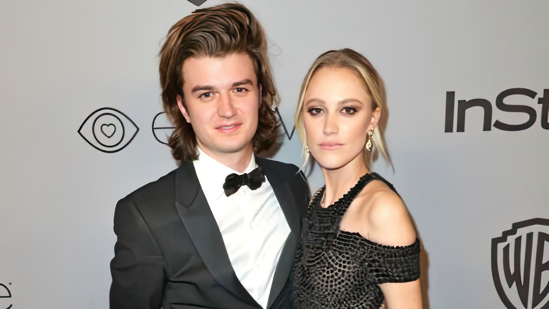 Maika Monroe și Joe Keery