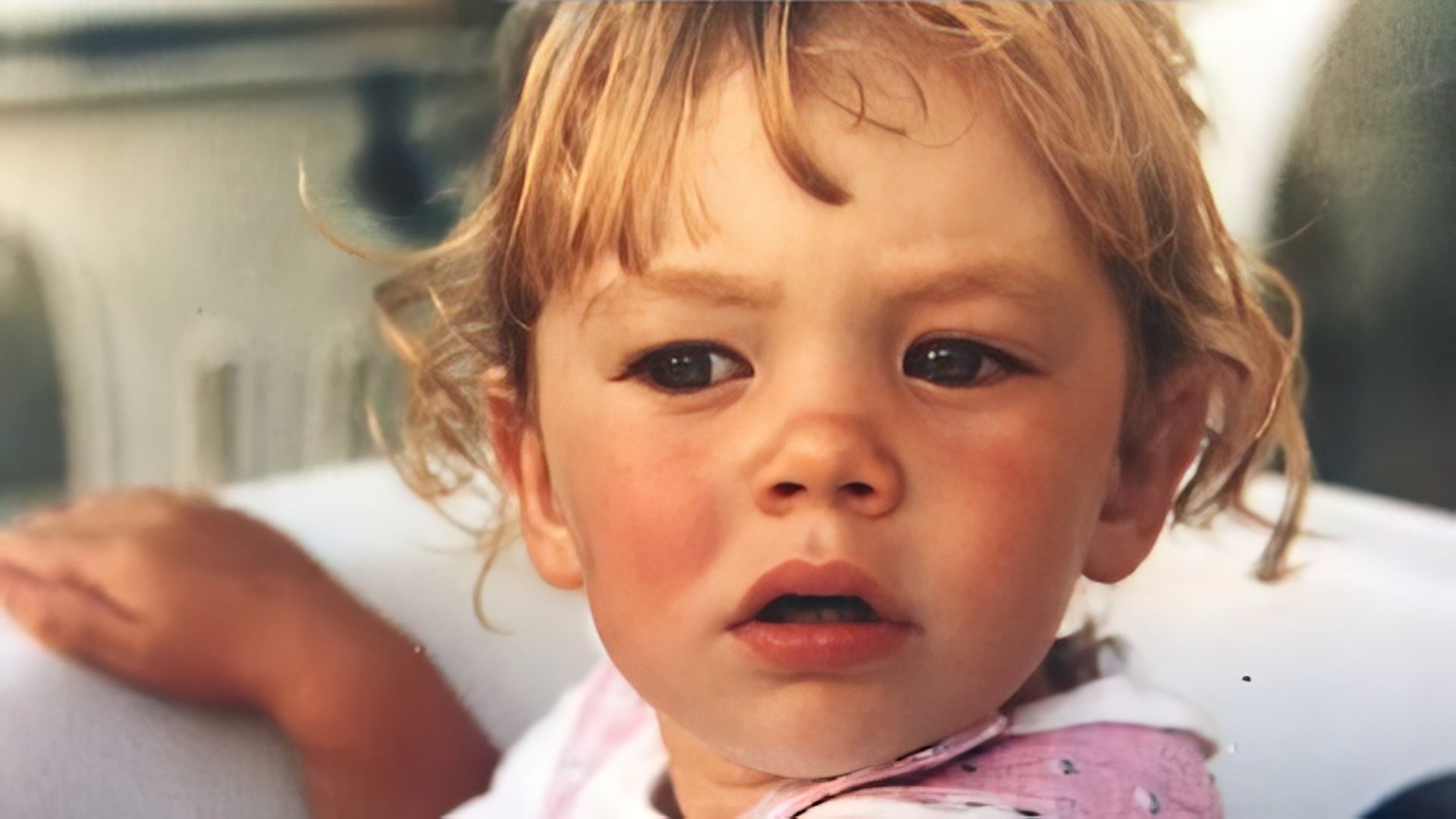 Vanessa Kirby în copilărie