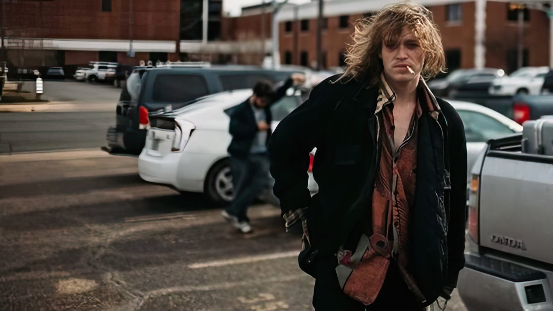 Caleb Landry Jones pe platourile de filmare ale "Friday's Child"