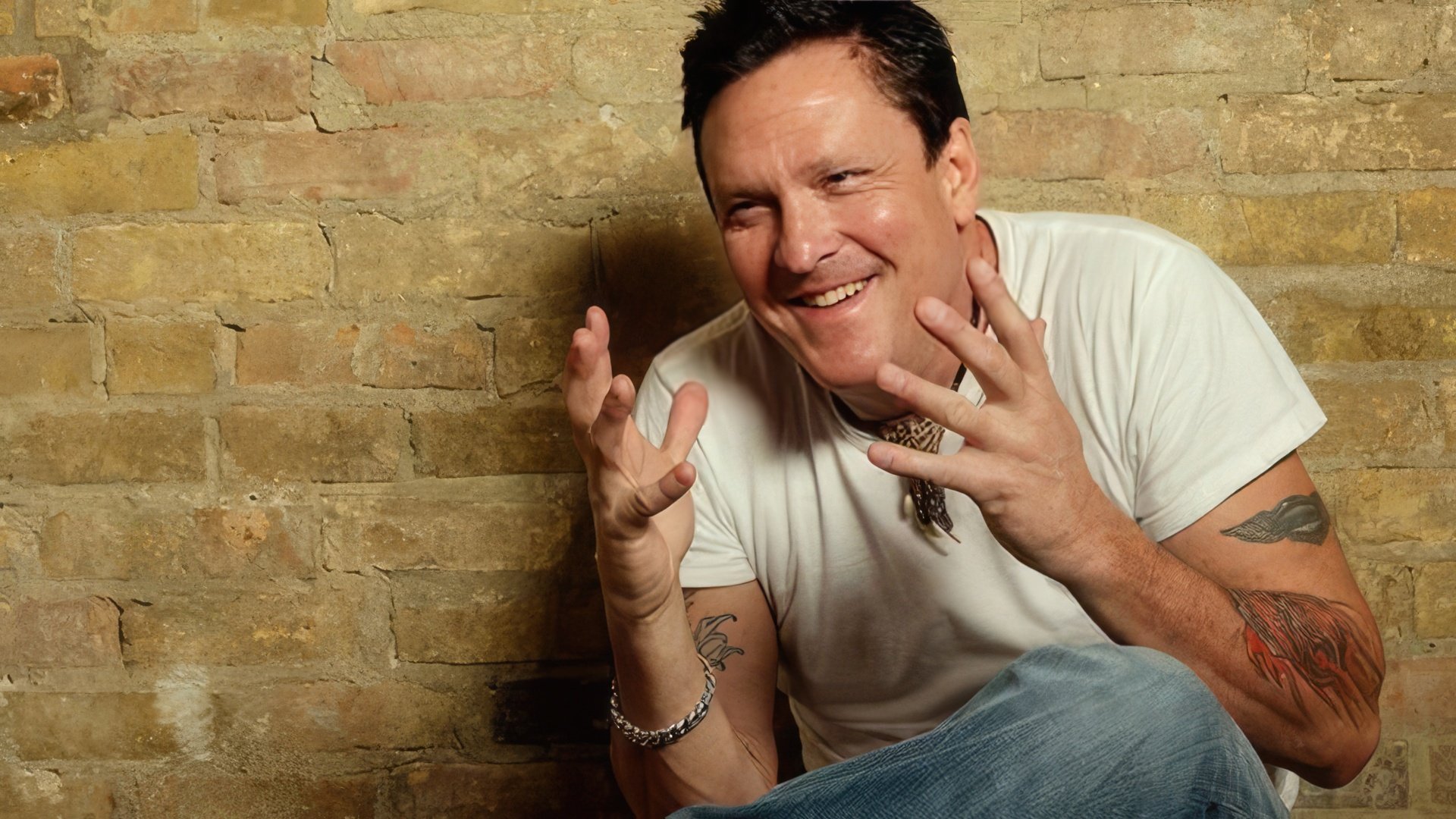 Michael Madsen scrie poezie de la vârsta de 10 ani