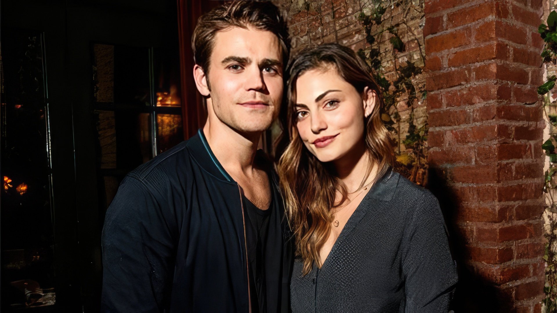 Phoebe Tonkin și Paul Wesley