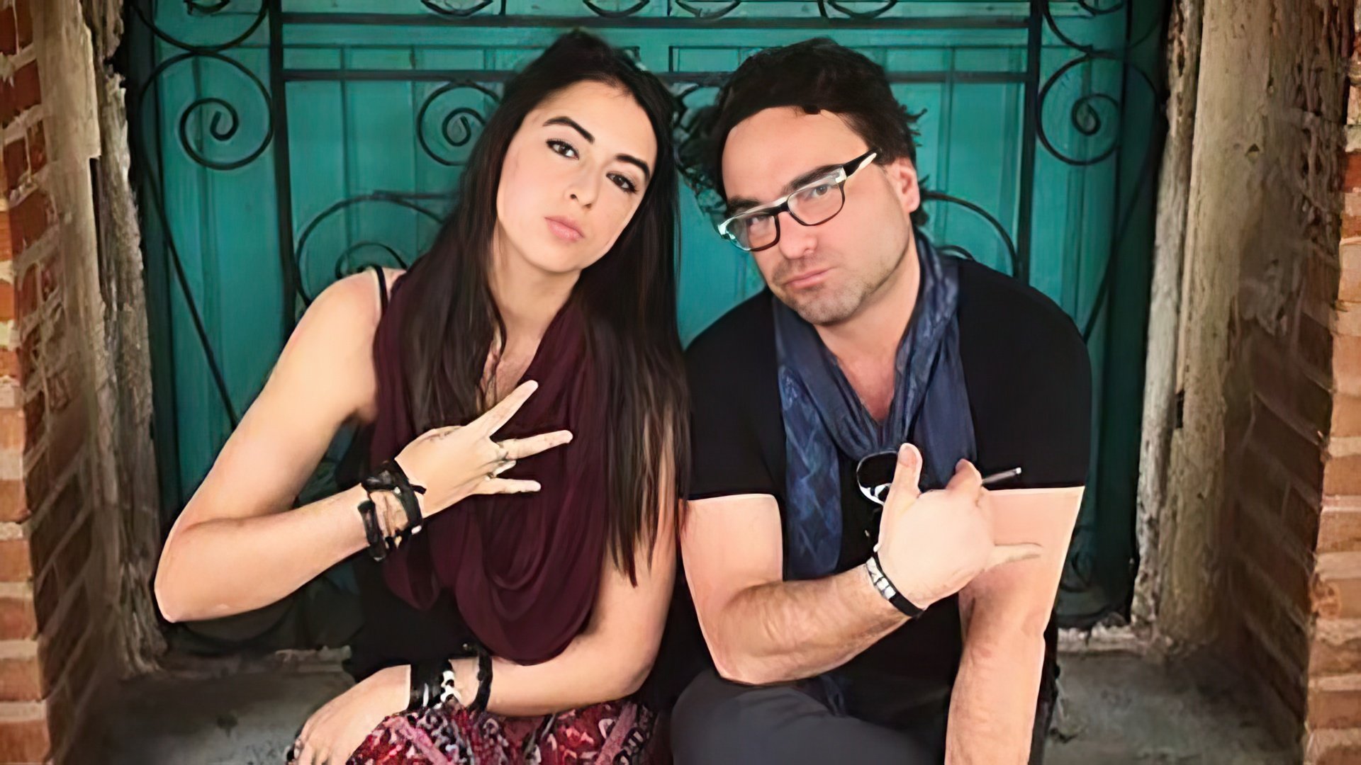 Johnny Galecki și Naomi Robin