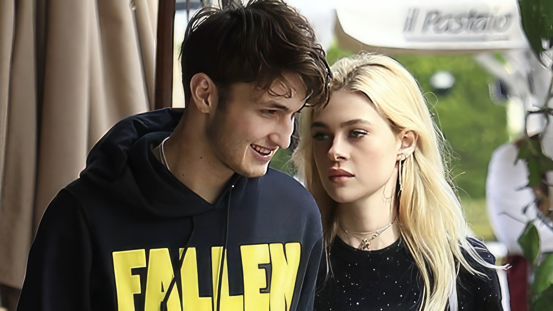 Nicola Peltz și Anwar Hadid