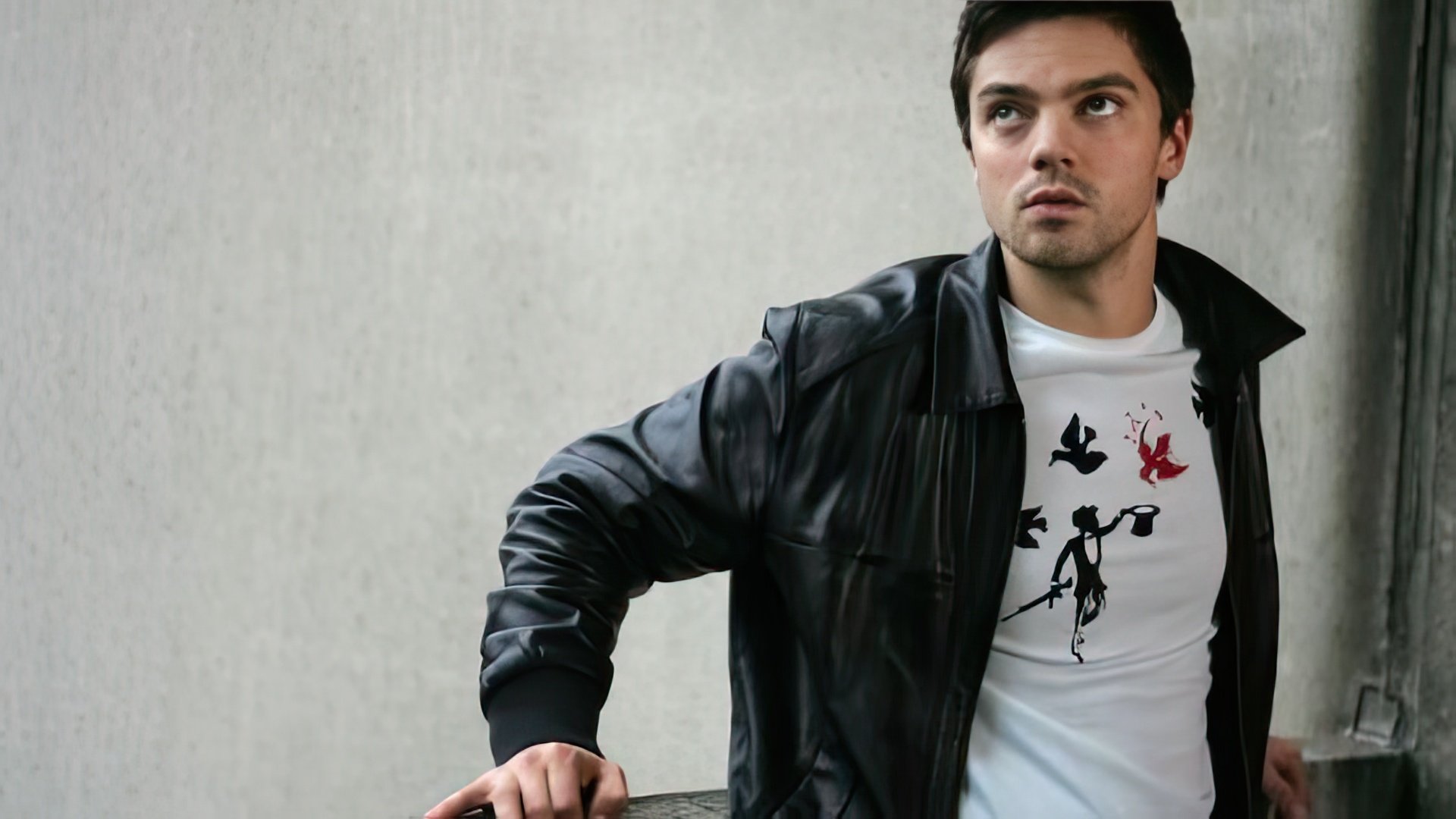 Dominic Cooper fără barbă