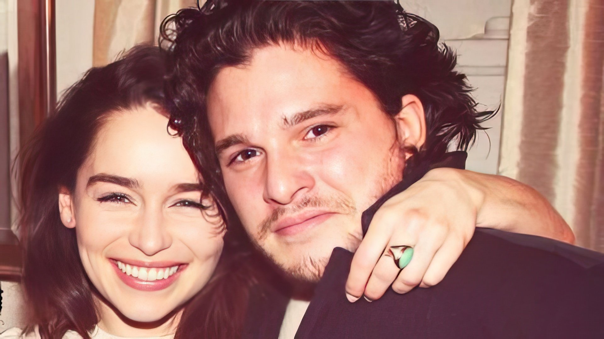 Emilia Clarke și Kit Harington sunt doar prieteni