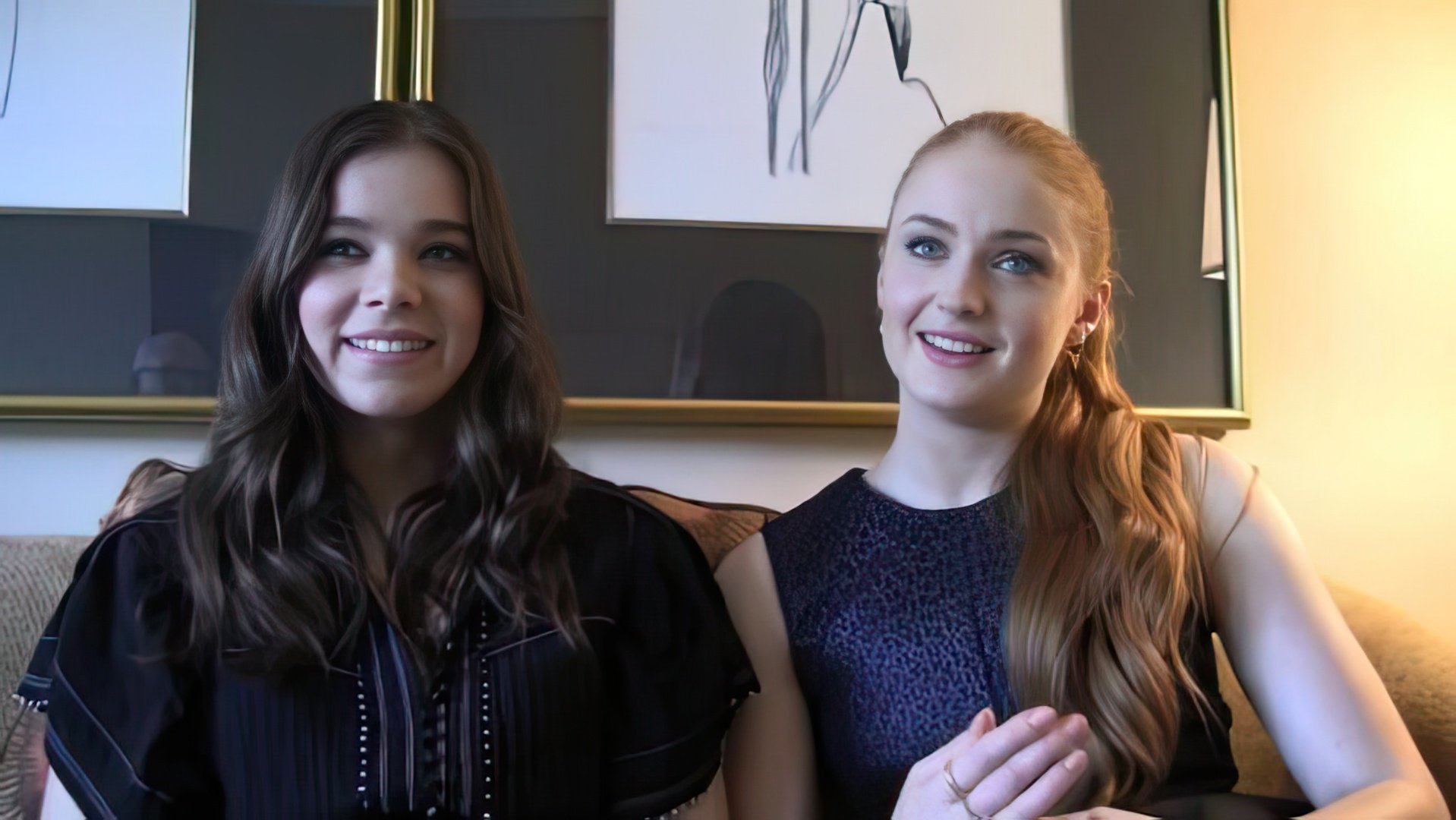 'Barely Lethal': Sophie Turner și Hailee Steinfeld