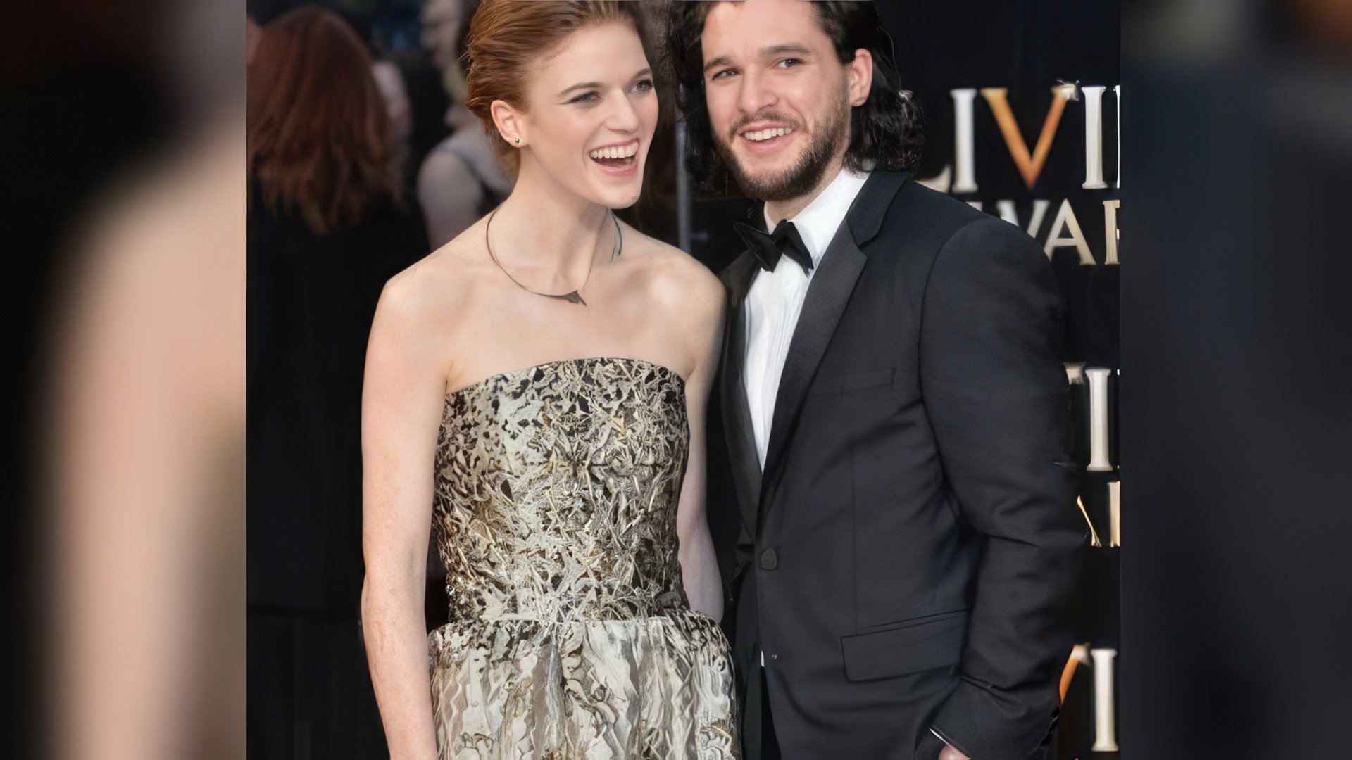 În aprilie 2016, Rose Leslie și Kit Harington s-au anunțat ca un cuplu