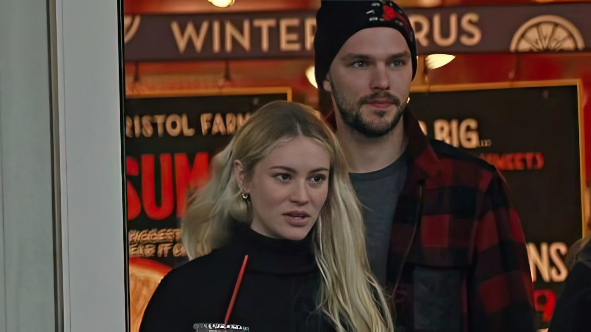 Nicholas Hoult și Bryana Holly