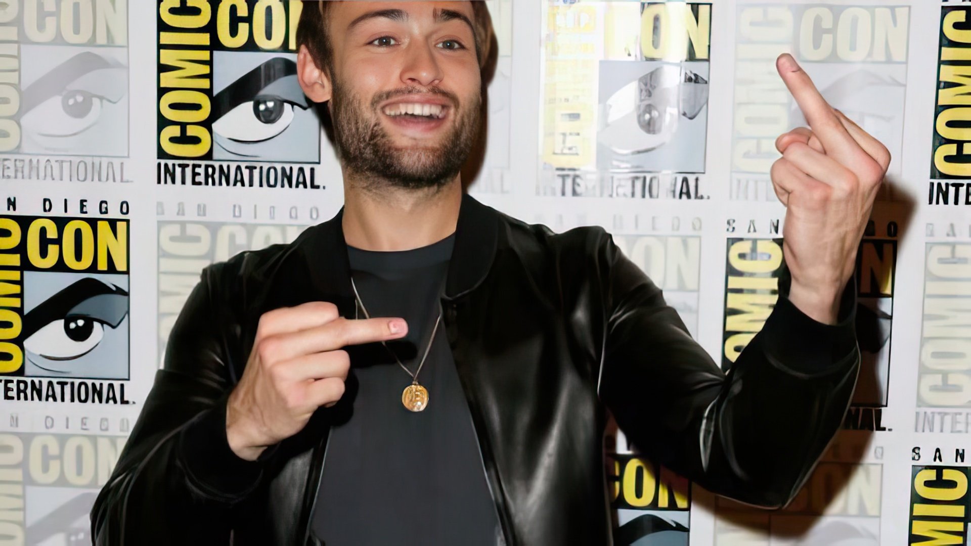 Douglas Booth la Comic-Con