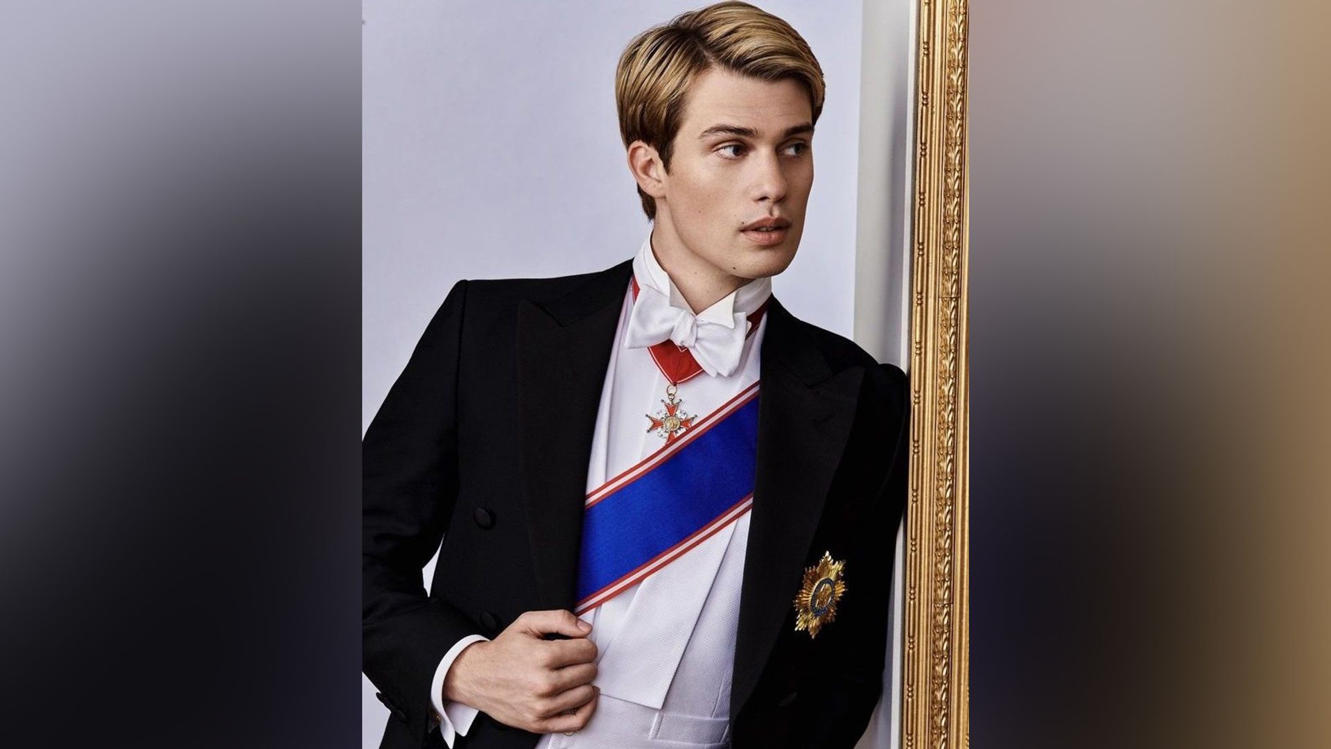  Nicholas Galitzine în ‘Red, White, and Royal Blue’