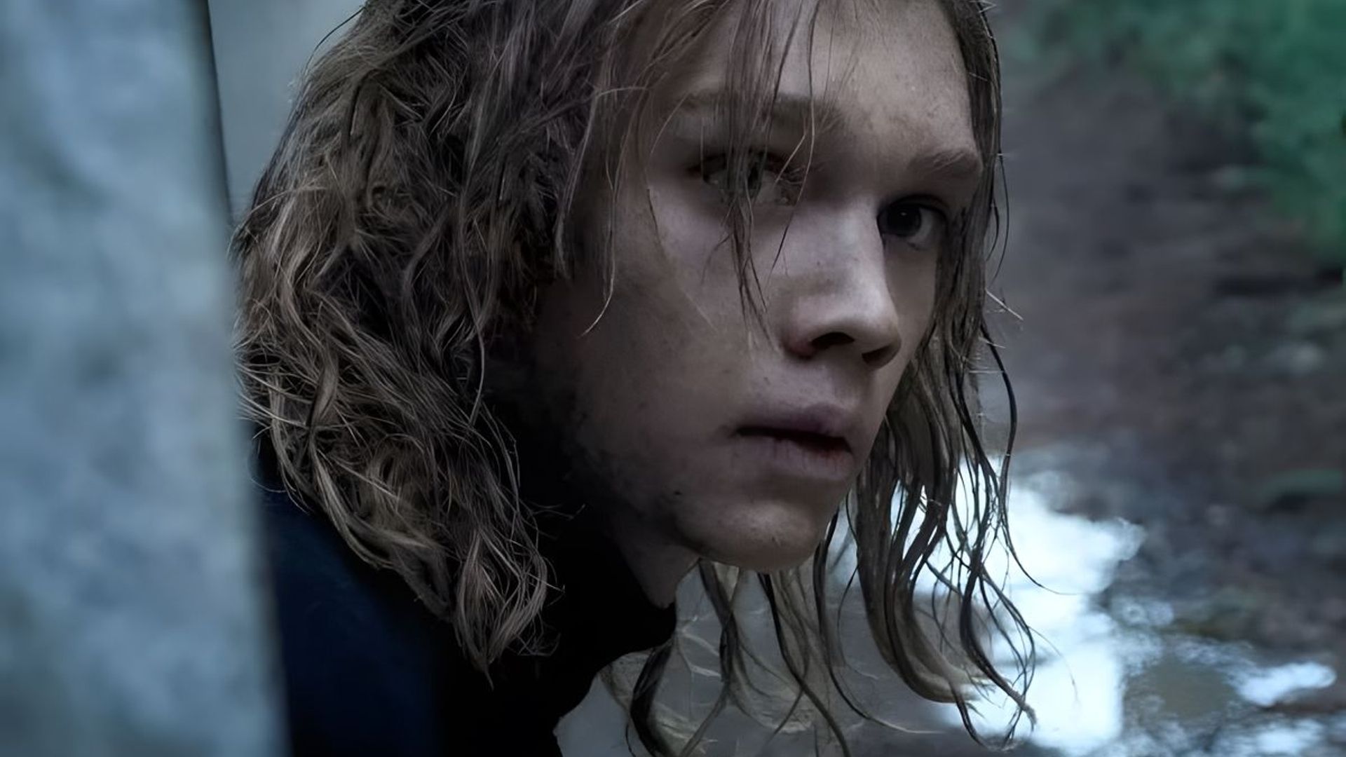 Charlie Plummer în Moonfall