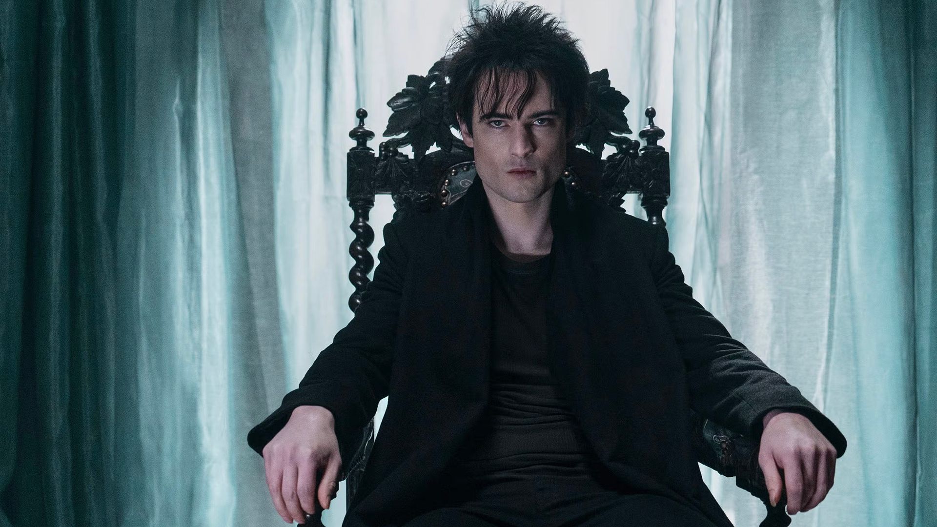 Tom Sturridge în seria 'The Sandman'