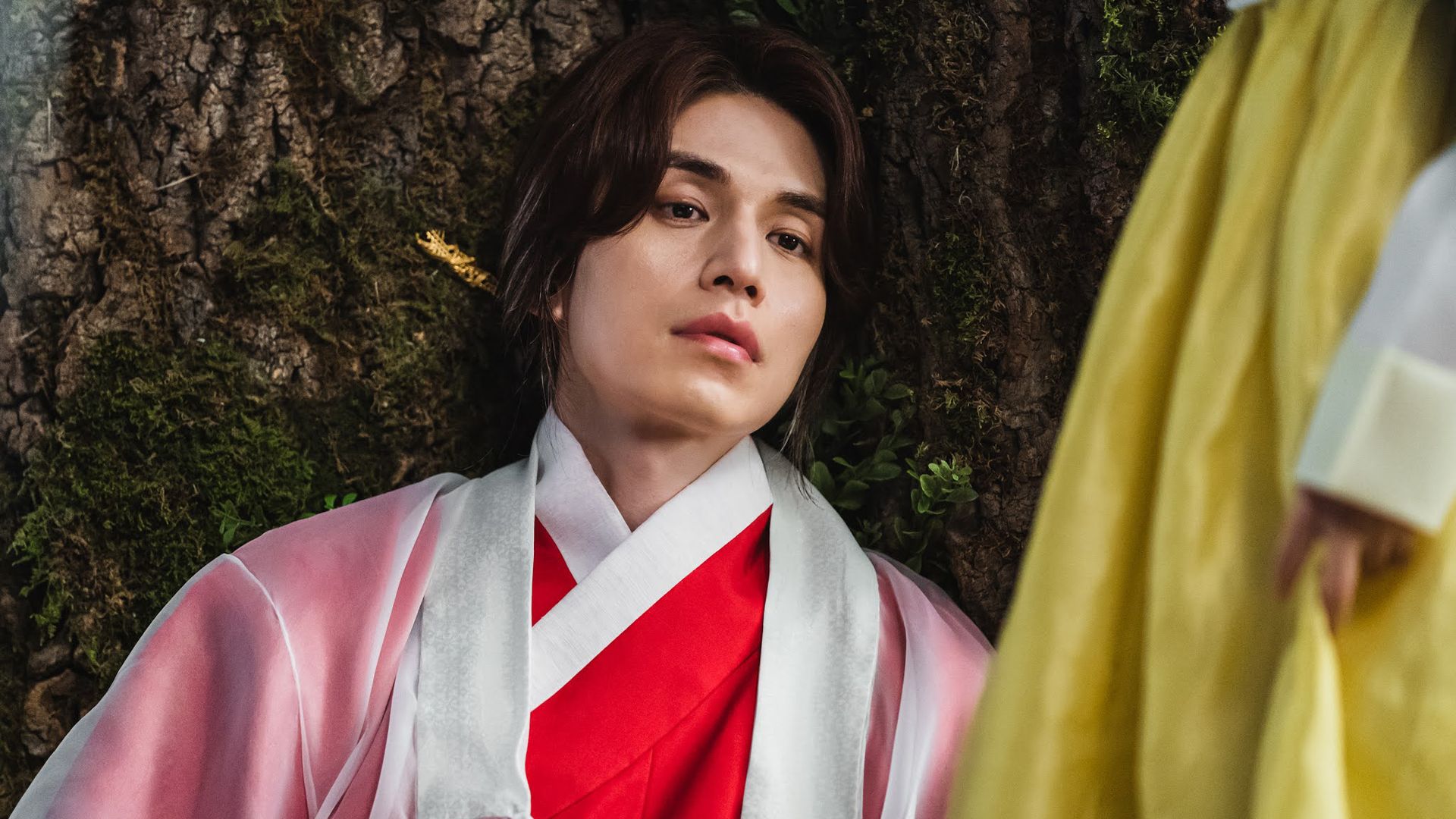 Lee Dong-wook în serialul 'Tale of the Nine Tailed'