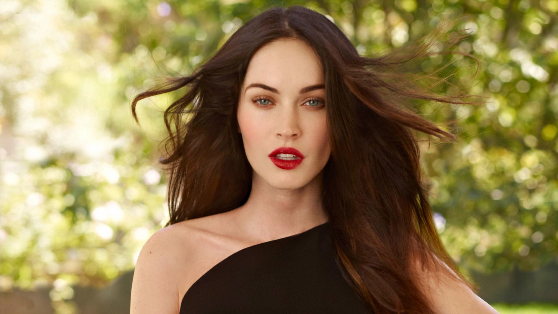 Actrița Megan Fox, care pierduse un copil, a anunțat că este din nou însărcinată.