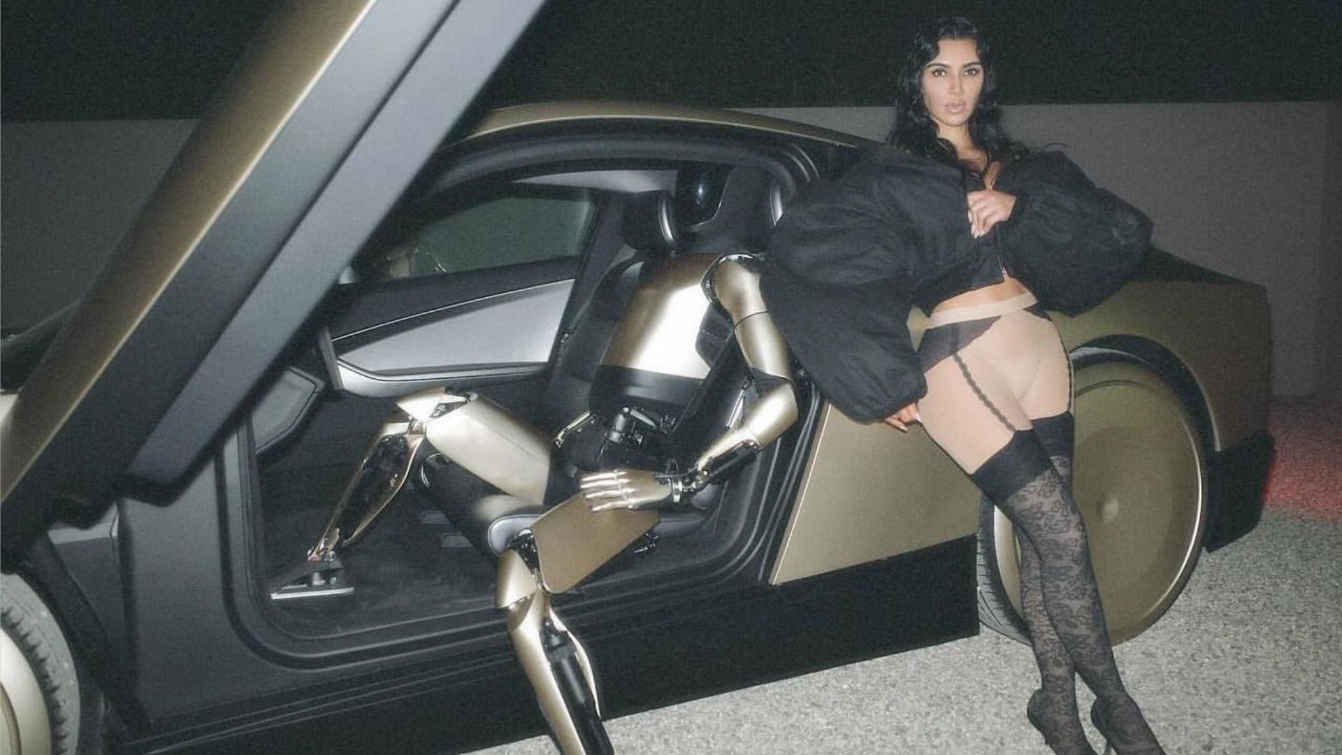 Kim Kardashian cu Tesla Bot și Tesla Cybercab