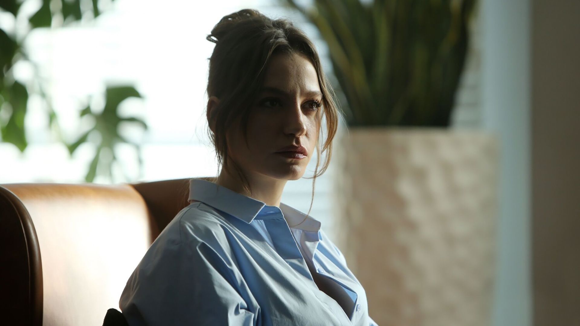 Serenay Sarikaya în serialul TV 'Aile'