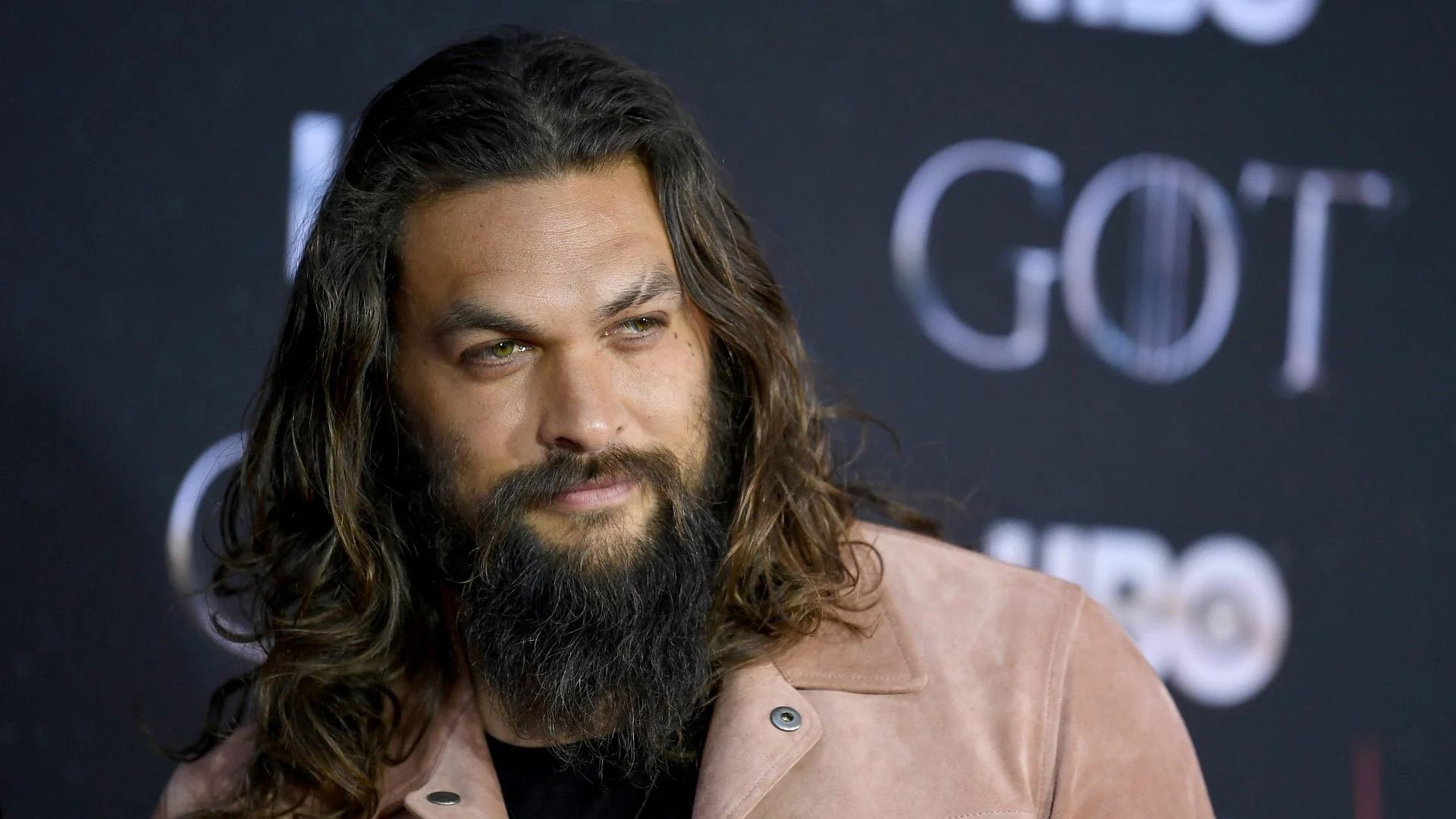 Actorul Jason Momoa este Leu conform horoscopului