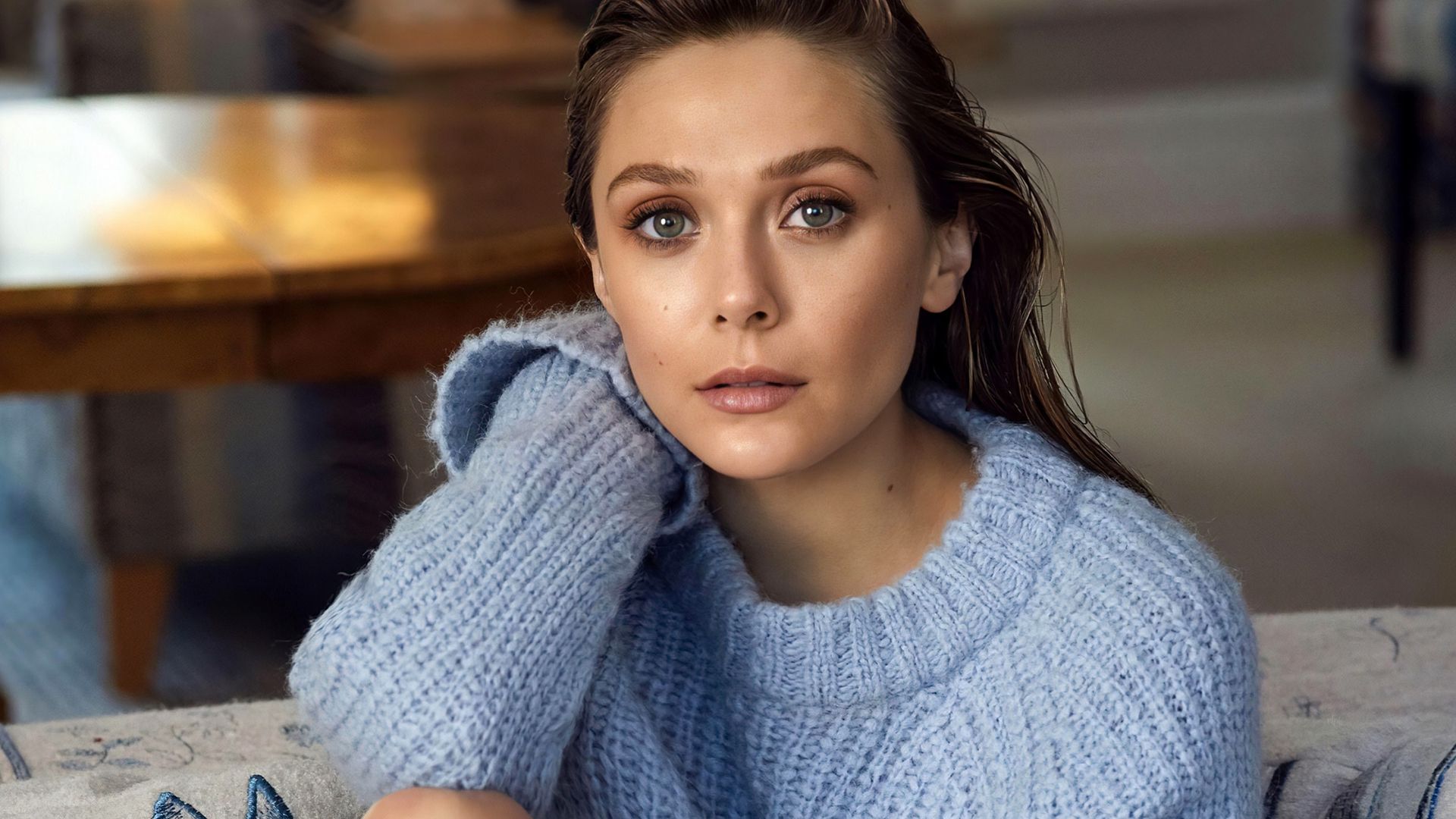 Elizabeth Olsen – Femeie Vărsător