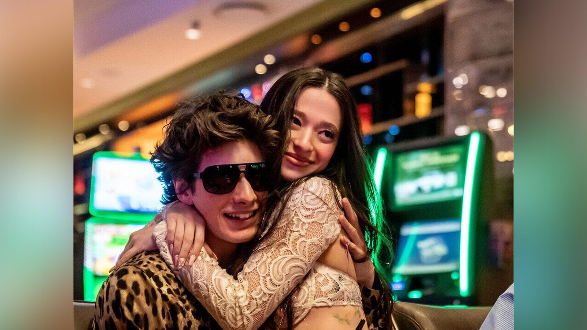 Scenă din filmul 'Anora,' Mark Eidelstein și Mikey Madison