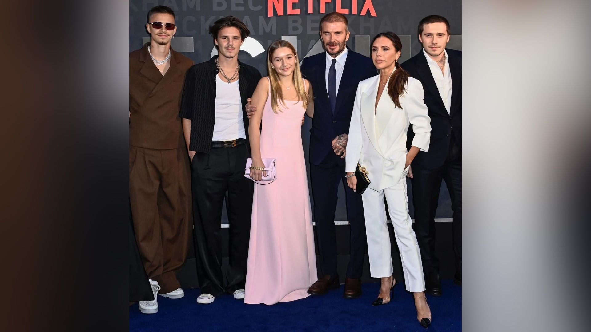 David Beckham și Victoria Beckham și copiii lor Brooklyn, Romeo, Cruz, și Harper