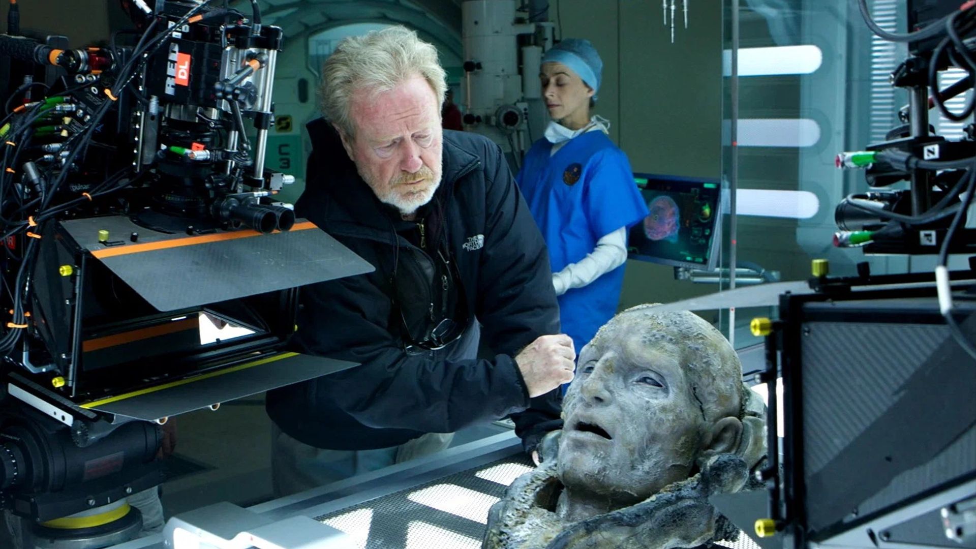 Ridley Scott pe platoul de filmare al 'Prometheus'
