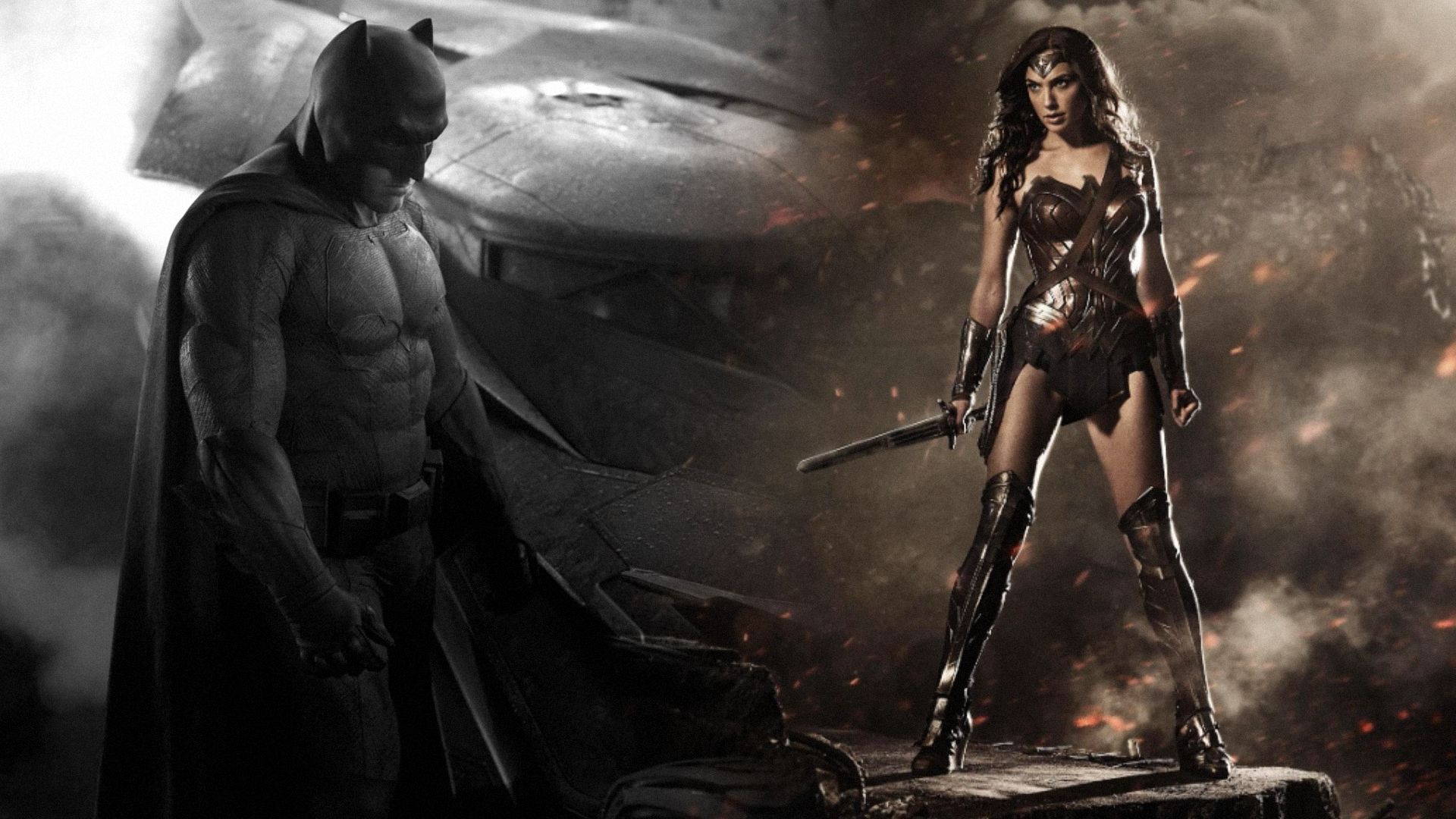 Actorul Ben Affleck într-un costum negru cu coarne și actrița Gal Gadot într-un corset bordo ținând o sabie