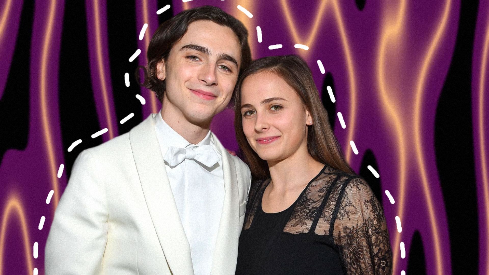 Actorul Timothée Chalamet într-un sacou alb alături de sora sa, actrița Pauline Chalamet într-o rochie neagră
