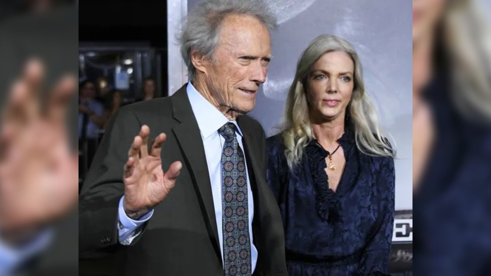Clint Eastwood și Christina Sandera pozează pe covorul roșu