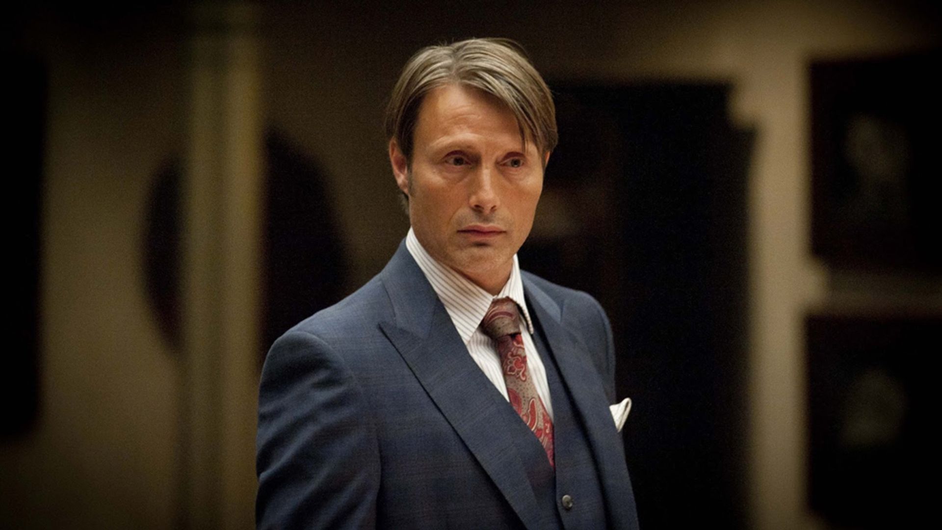 Mads Mikkelsen în rolul lui Hannibal
